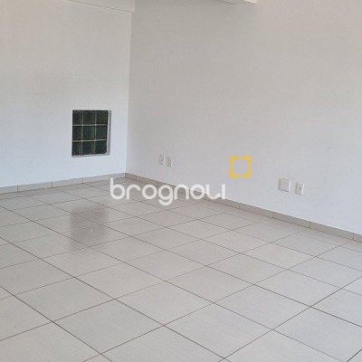 Sala com 180m², no bairro Centro em Florianópolis
