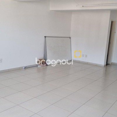 Sala com 180m², no bairro Centro em Florianópolis