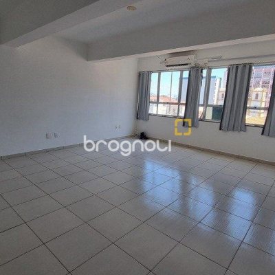 Sala com 180m², no bairro Centro em Florianópolis
