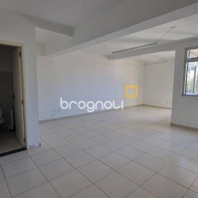 Sala com 180m², no bairro Centro em Florianópolis