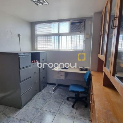 Sala com 102m², no bairro Centro em Florianópolis