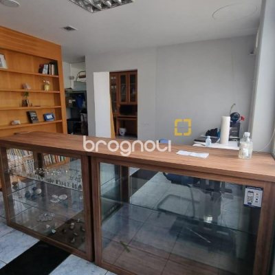 Sala com 102m², no bairro Centro em Florianópolis