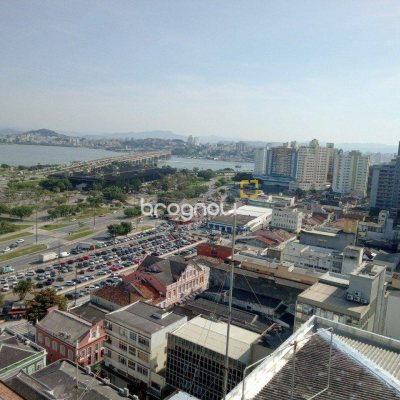 Sala com 102m², no bairro Centro em Florianópolis