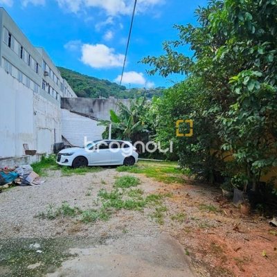 Casa com 190m², 2 garagens, no bairro Centro em Florianópolis