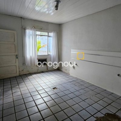 Casa com 190m², 2 garagens, no bairro Centro em Florianópolis
