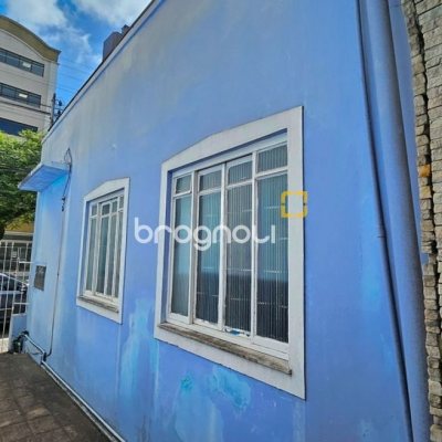 Casa com 190m², 2 garagens, no bairro Centro em Florianópolis
