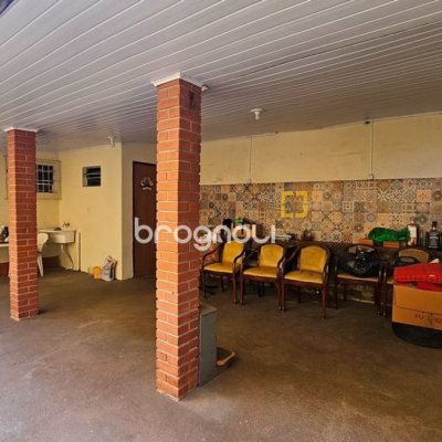 Casa com 190m², 2 garagens, no bairro Centro em Florianópolis