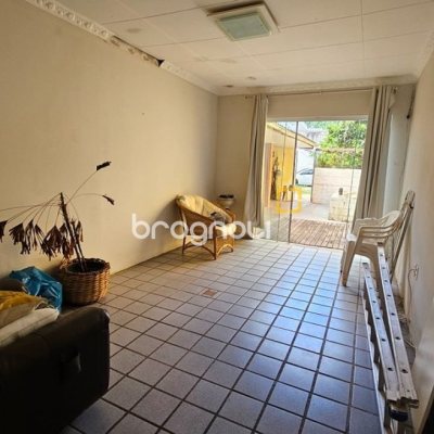 Casa com 190m², 2 garagens, no bairro Centro em Florianópolis