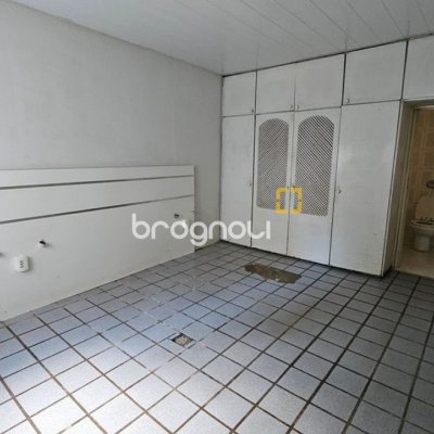 Casa com 190m², 2 garagens, no bairro Centro em Florianópolis