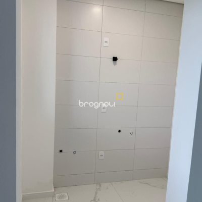 Casa com 110m², 3 quartos (sendo 1 suíte), 2 garagens, no bairro Sertão do Maruim em São José