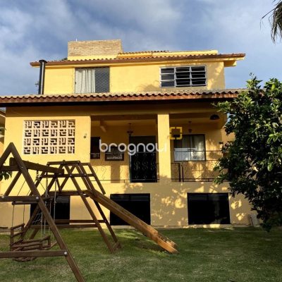 Casa com 189m², 4 quartos, 3 garagens, no bairro Campeche em Florianópolis