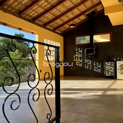Casa com 189m², 4 quartos, 3 garagens, no bairro Campeche em Florianópolis