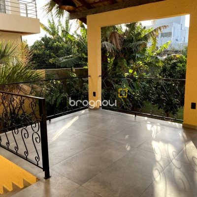 Casa com 189m², 4 quartos, 3 garagens, no bairro Campeche em Florianópolis