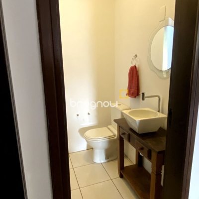 Casa com 189m², 4 quartos, 3 garagens, no bairro Campeche em Florianópolis