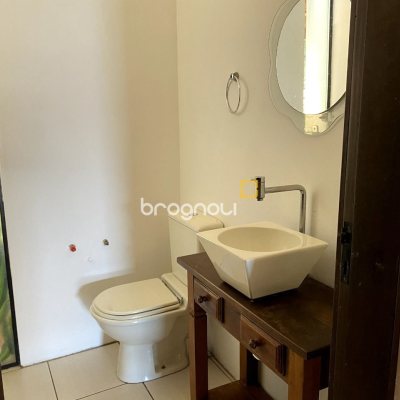 Casa com 189m², 4 quartos, 3 garagens, no bairro Campeche em Florianópolis