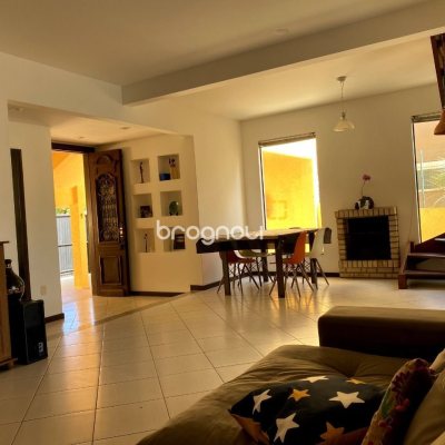 Casa com 189m², 4 quartos, 3 garagens, no bairro Campeche em Florianópolis