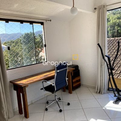 Casa com 189m², 4 quartos, 3 garagens, no bairro Campeche em Florianópolis