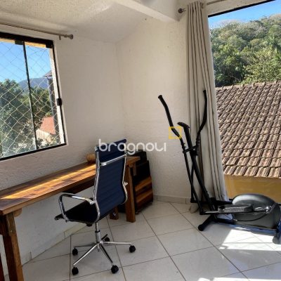 Casa com 189m², 4 quartos, 3 garagens, no bairro Campeche em Florianópolis