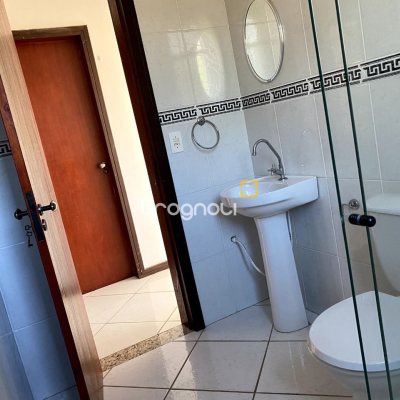 Casa com 189m², 4 quartos, 3 garagens, no bairro Campeche em Florianópolis