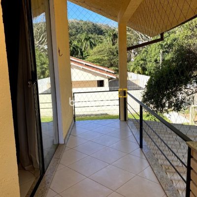 Casa com 189m², 4 quartos, 3 garagens, no bairro Campeche em Florianópolis