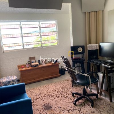 Casa com 189m², 4 quartos, 3 garagens, no bairro Campeche em Florianópolis