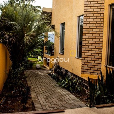 Casa com 189m², 4 quartos, 3 garagens, no bairro Campeche em Florianópolis