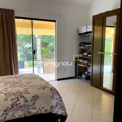 Casa com 189m², 4 quartos, 3 garagens, no bairro Campeche em Florianópolis