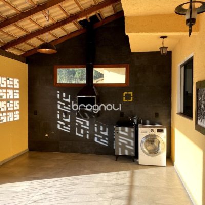 Casa com 189m², 4 quartos, 3 garagens, no bairro Campeche em Florianópolis