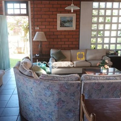 Casa com 327m², 5 quartos, 3 garagens, no bairro Ingleses do Rio Vermelho em Florianópolis