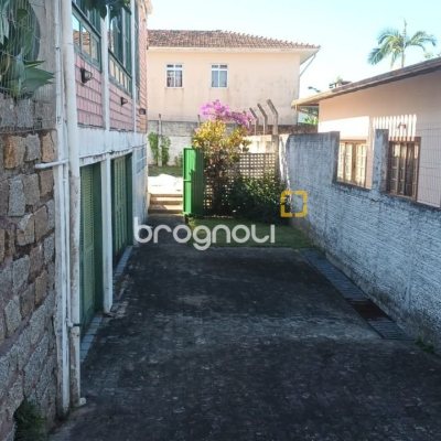 Casa com 327m², 5 quartos, 3 garagens, no bairro Ingleses do Rio Vermelho em Florianópolis