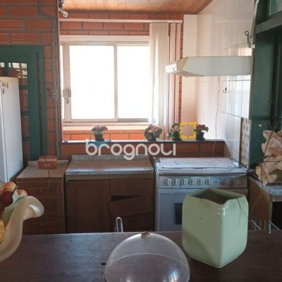 Casa com 327m², 5 quartos, 3 garagens, no bairro Ingleses do Rio Vermelho em Florianópolis