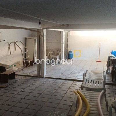 Casa com 327m², 5 quartos, 3 garagens, no bairro Ingleses do Rio Vermelho em Florianópolis