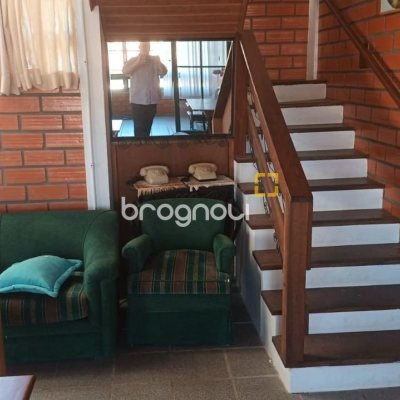 Casa com 327m², 5 quartos, 3 garagens, no bairro Ingleses do Rio Vermelho em Florianópolis