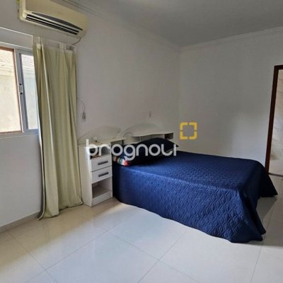 Casa com 470m², 5 quartos (sendo 1 suíte), 3 garagens, no bairro São João do Rio Vermelho em Florianópolis