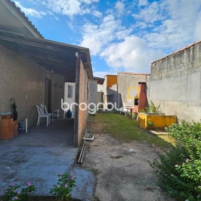 Casa com 470m², 5 quartos (sendo 1 suíte), 3 garagens, no bairro São João do Rio Vermelho em Florianópolis