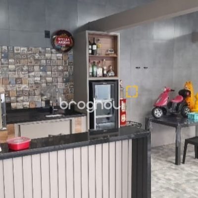 Casa com 105m², 2 quartos, 2 garagens, no bairro Forquilhinha em São José