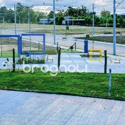 Terreno com 360m², no bairro Canasvieiras em Florianópolis