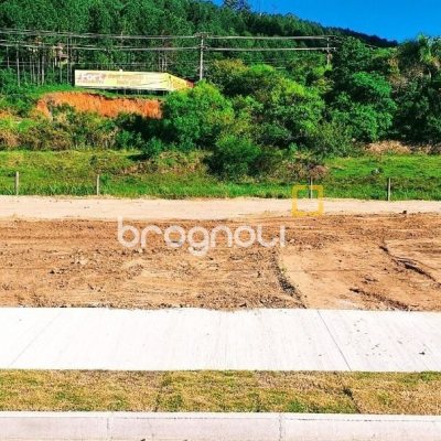 Terreno com 360m², no bairro Canasvieiras em Florianópolis