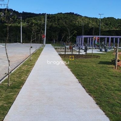Terreno com 360m², no bairro Canasvieiras em Florianópolis