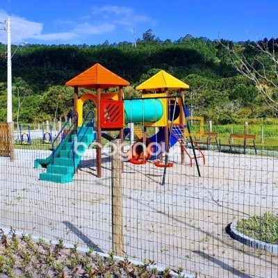 Terreno com 360m², no bairro Canasvieiras em Florianópolis