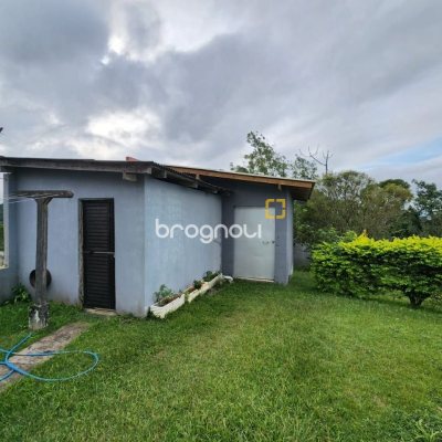 Casa de Condomínio com 302m², 4 quartos (sendo 1 suíte), 4 garagens, no bairro Bosque das Mansões em São José