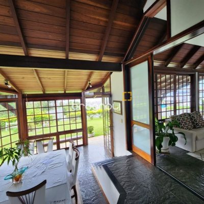 Casa de Condomínio com 302m², 4 quartos (sendo 1 suíte), 4 garagens, no bairro Bosque das Mansões em São José