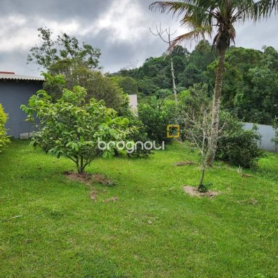Casa de Condomínio com 302m², 4 quartos (sendo 1 suíte), 4 garagens, no bairro Bosque das Mansões em São José