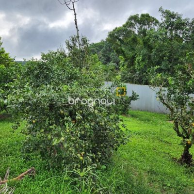 Casa de Condomínio com 302m², 4 quartos (sendo 1 suíte), 4 garagens, no bairro Bosque das Mansões em São José