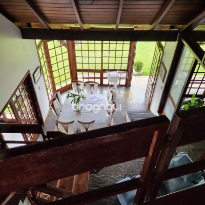 Casa de Condomínio com 302m², 4 quartos (sendo 1 suíte), 4 garagens, no bairro Bosque das Mansões em São José