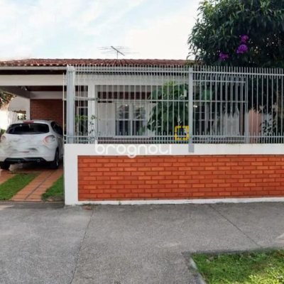 Casa com 127m², 3 quartos, 3 garagens, no bairro Canasvieiras em Florianópolis
