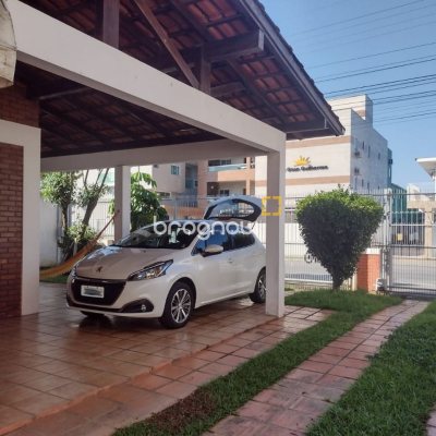 Casa com 127m², 3 quartos, 3 garagens, no bairro Canasvieiras em Florianópolis