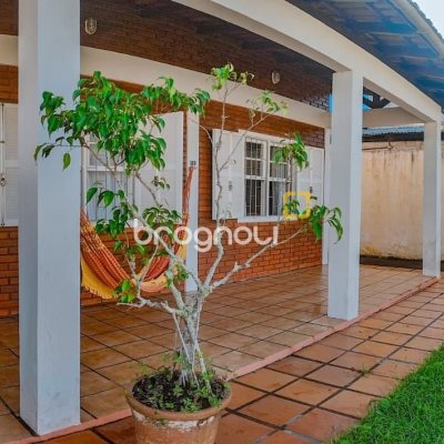 Casa com 127m², 3 quartos, 3 garagens, no bairro Canasvieiras em Florianópolis