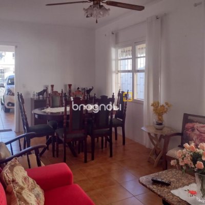 Casa com 127m², 3 quartos, 3 garagens, no bairro Canasvieiras em Florianópolis