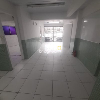Loja com 130m², no bairro Kobrasol em São José